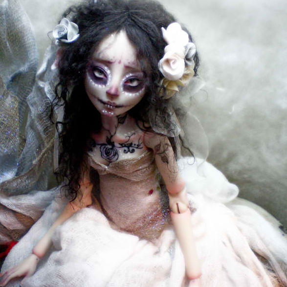 Catrina Dia de los Muertos Doll